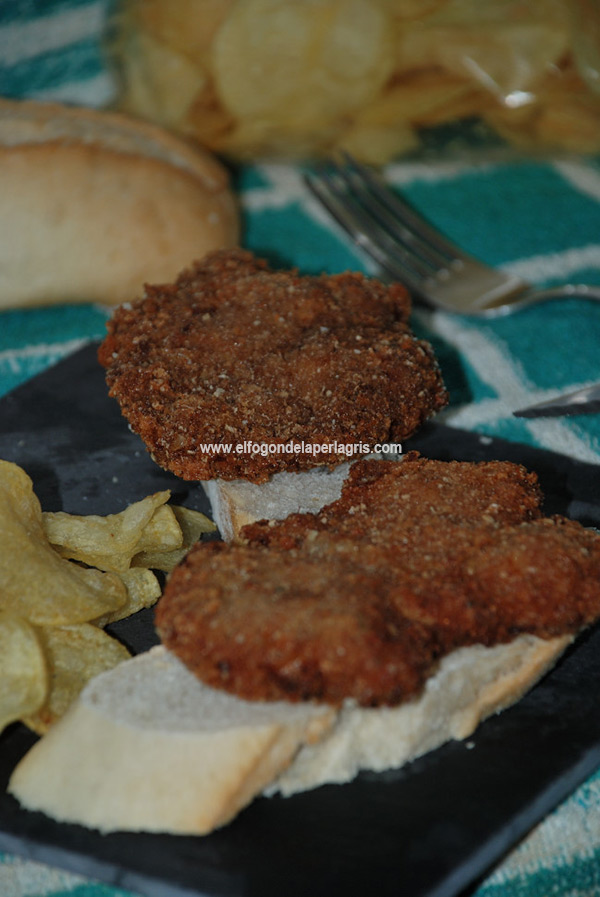 Filetes rusos con patatas Filetes rusos con patatas