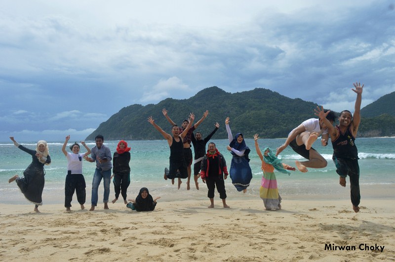 Thai Tourists in Lampuuk Beach