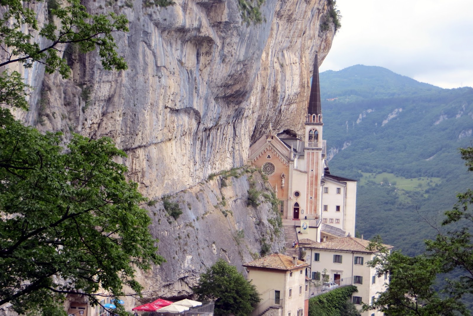 Madonna Della Corona Dove Si Trova Escursione al Santuario Madonna della Corona: ecco come arrivare a