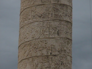 Bajorrelieves que recorren la Columna de Trajano.