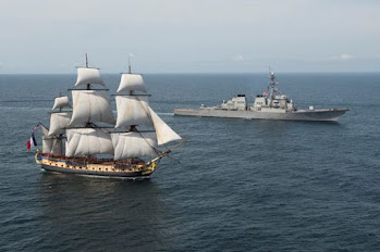 La "frégate de la liberté" qui transporta La Fayette, accueilli par l'U.S. Navy ! <[cliquer]>