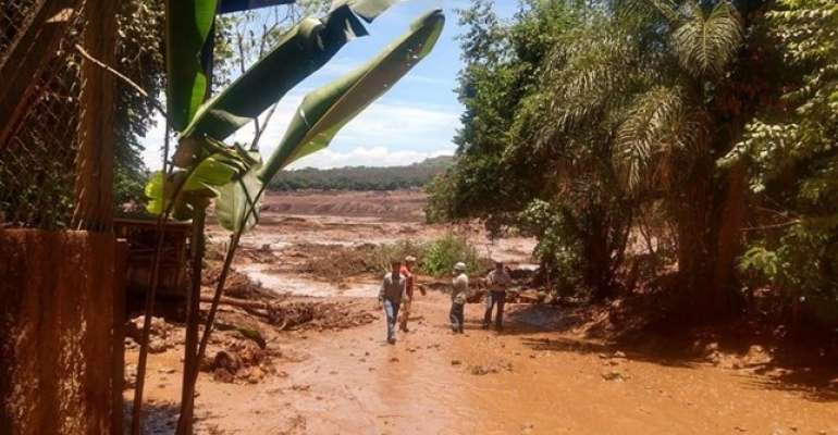 Procura por sobreviventes Procura por sobreviventes em Brumadinho