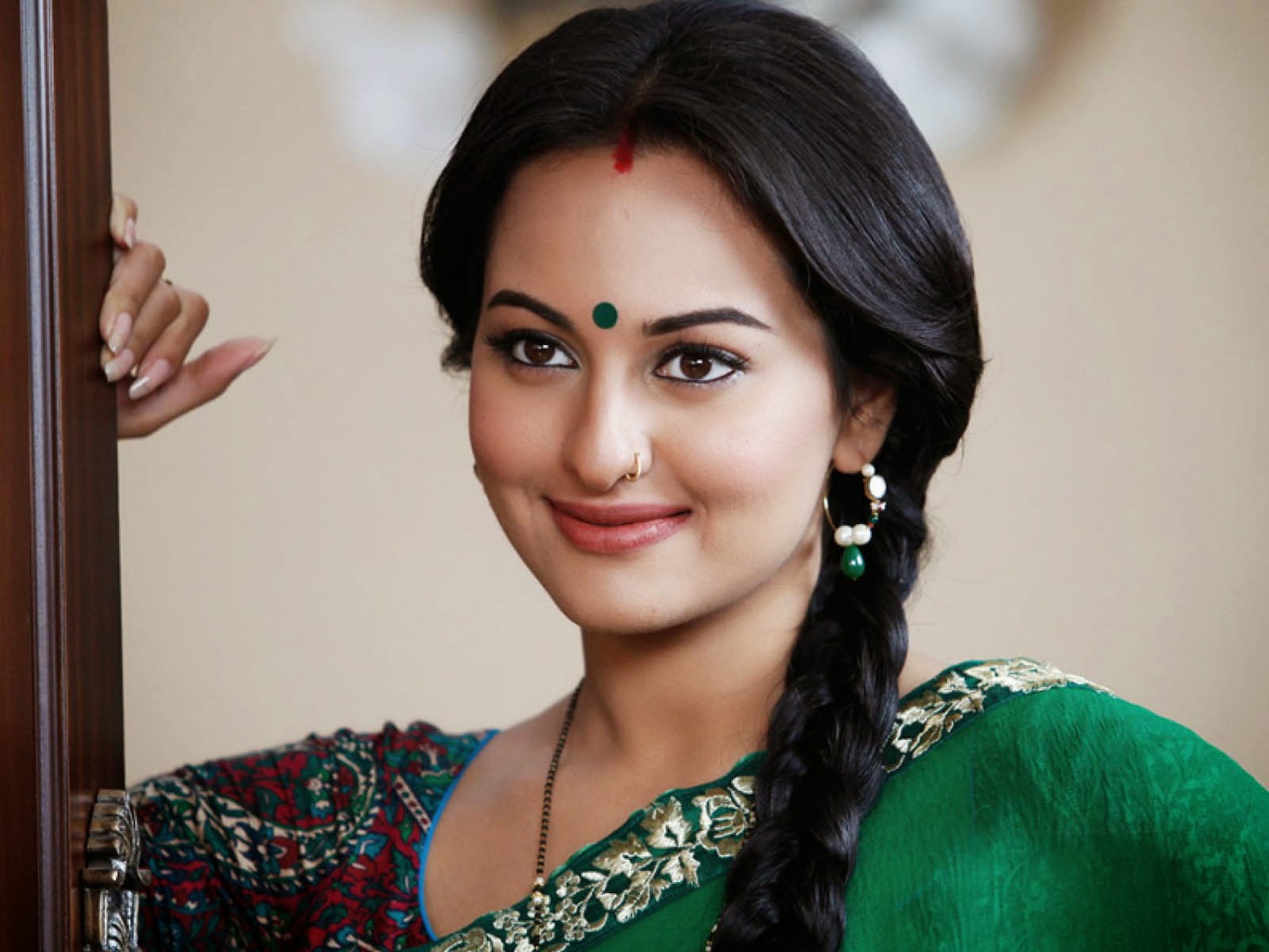 Indian Actress Sonakshi Sinha Beautiful Stills South Indian Stills
