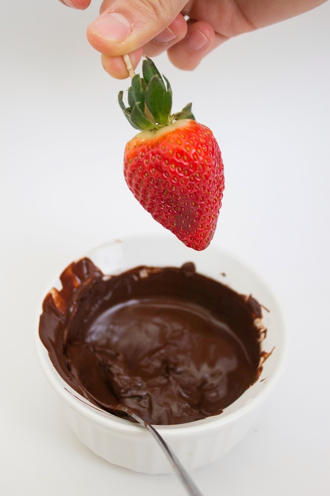 chocolate dipped strawberries, strawberries, chocolate design