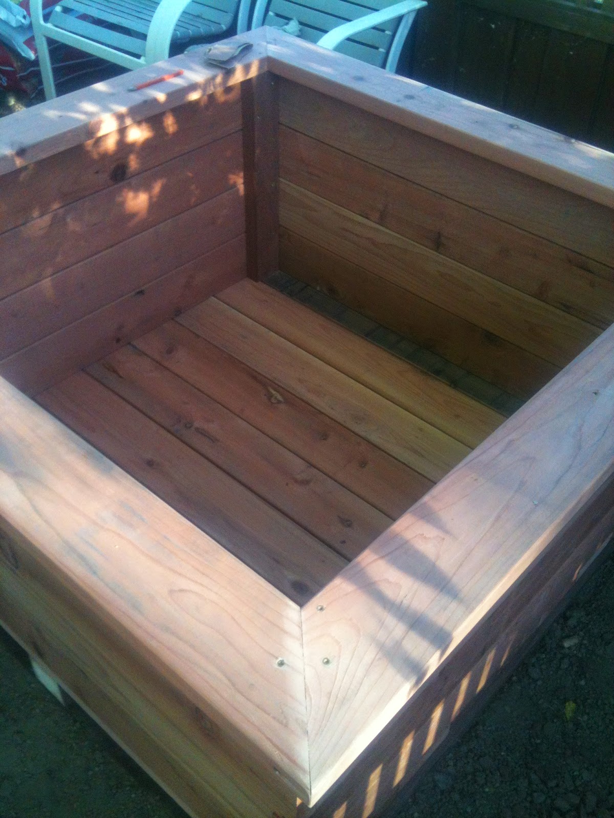 How to construct raised garden beds using redwood Root proof raised