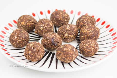 Cranberry & Cinnamon Peanut Butter Balls
