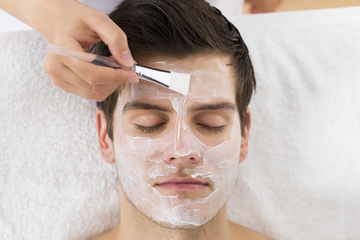 8 Superb Face masks for Men for Glowing Healthy Skin. Skin Whitening