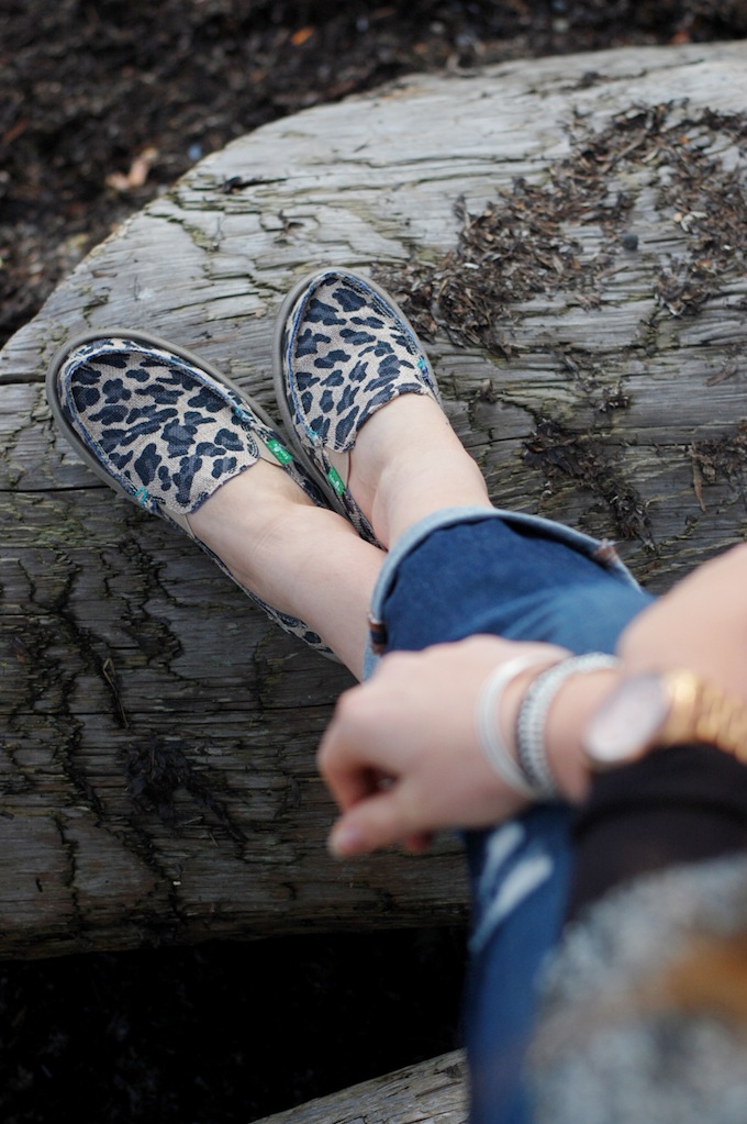 sanuk leopard print
