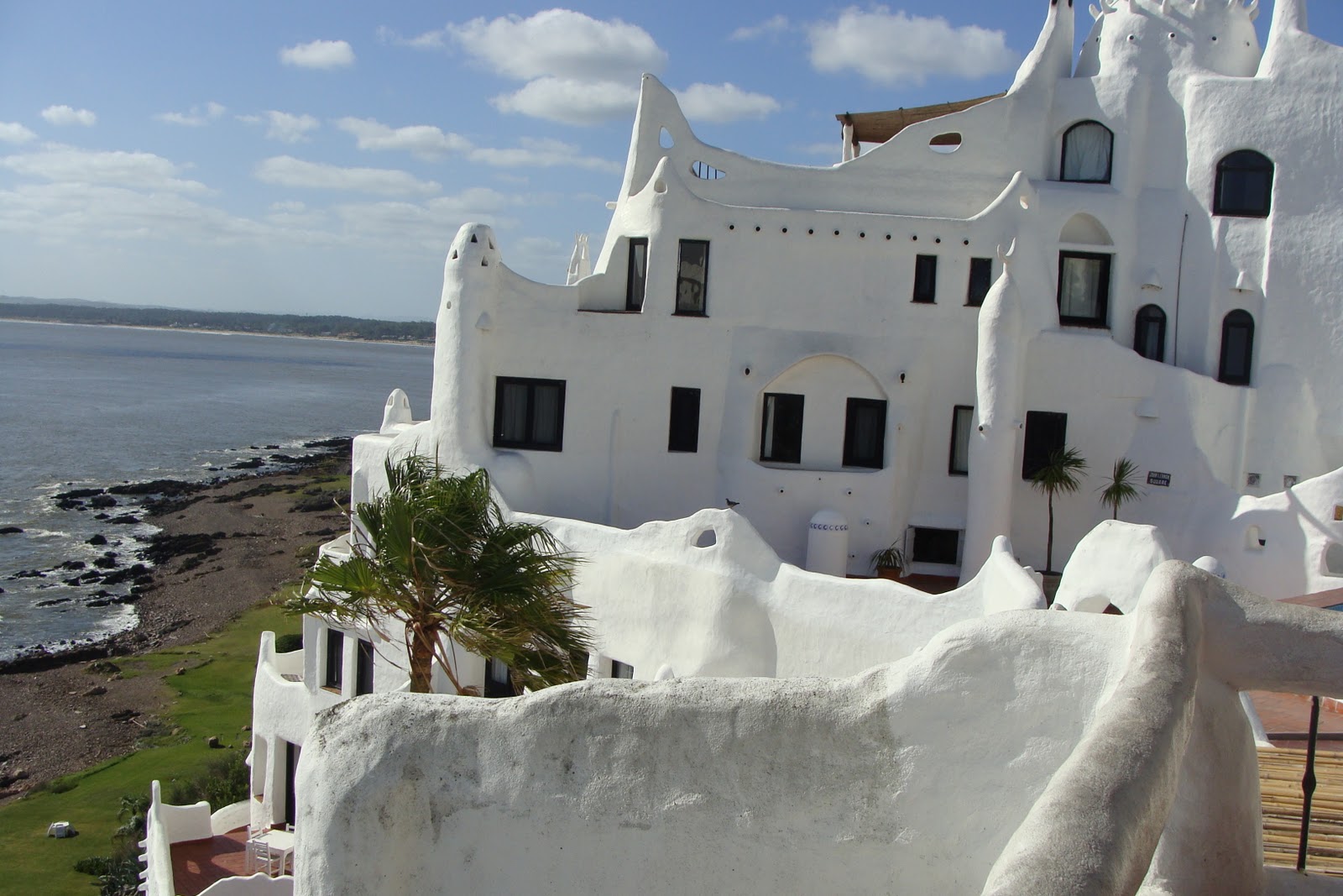 Ir e Vir: Imagens de um viajante: Casa Pueblo de Carlos Páez Vilaró, um ...