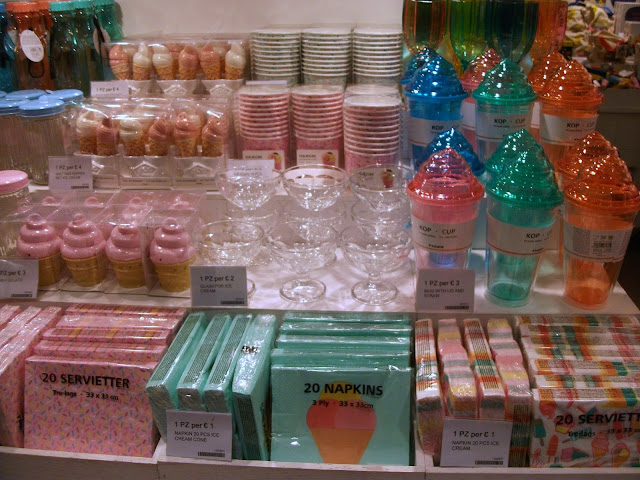 Tiger stores, shopping in Naples, Tiger Napoli, Stazione Centrale, Naples, Danish style,home furniture, gadgets, ice cream gadgets