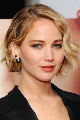 Jennifer Lawrence cewek manis super hero seksi dan hot