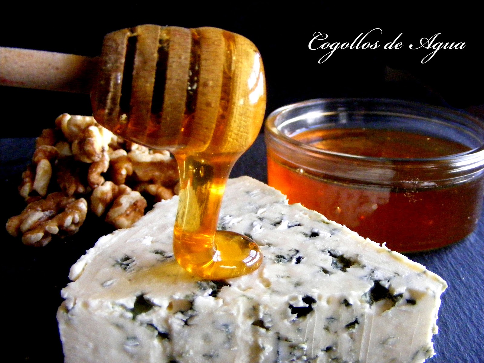 QUESO AZUL CON MIEL Y NUECES