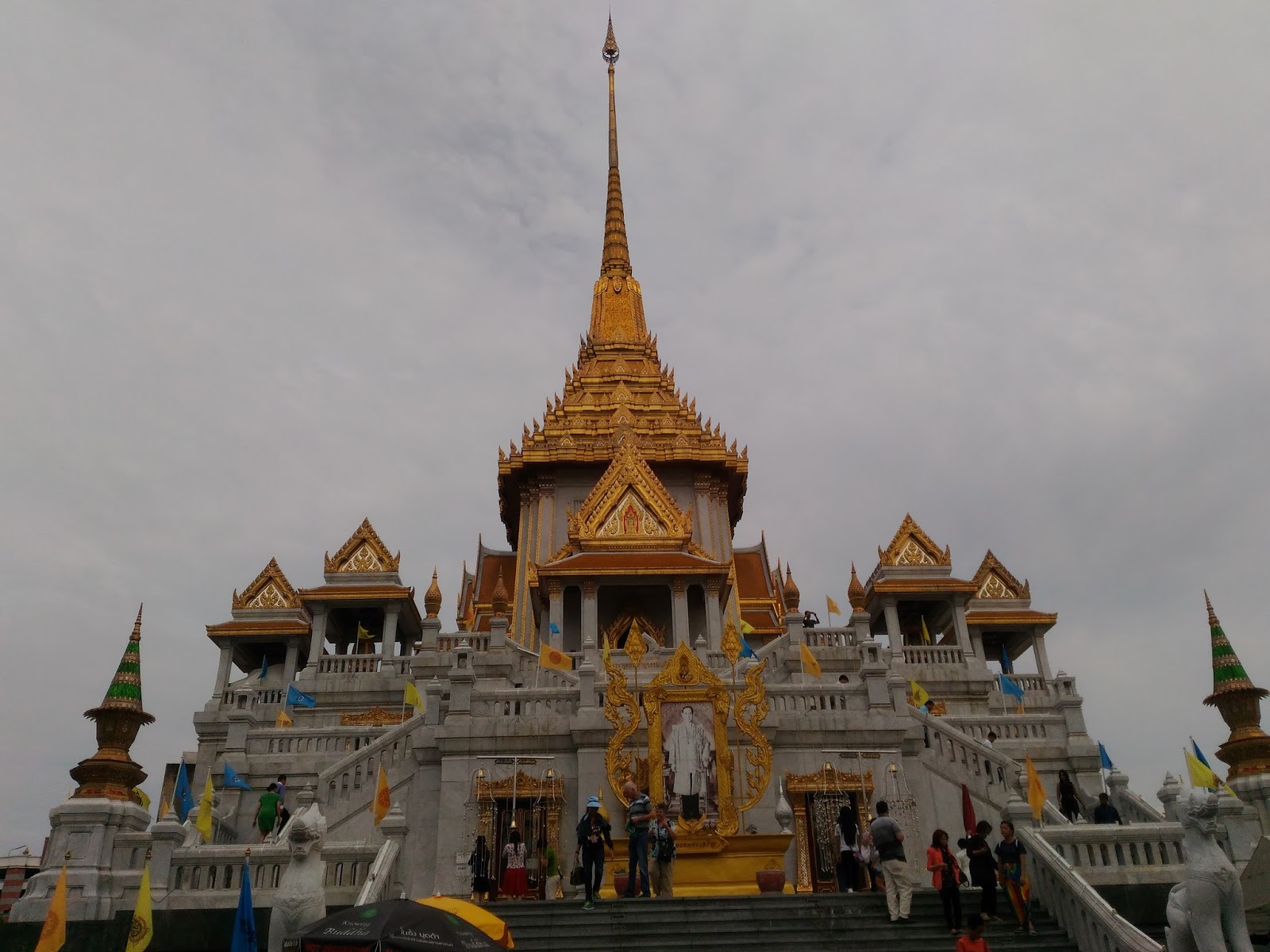 Лаос малайзия. Королевство Тайланд. Тайланд Вьентьян. Королевство Тайланд фото. Дворец королевства в Тайланде фото.