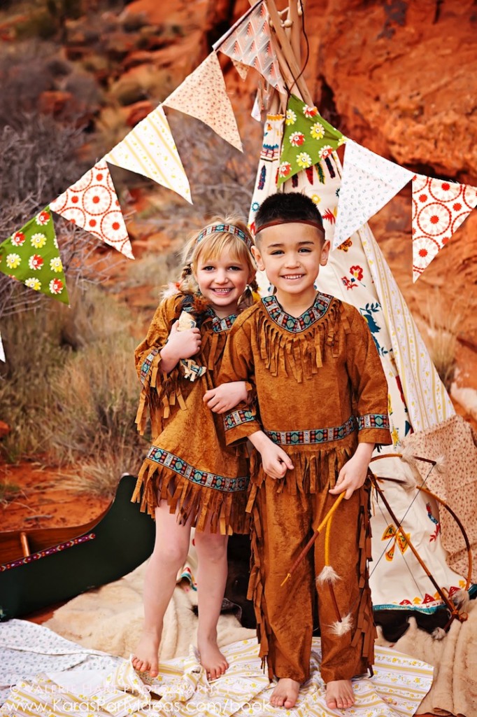 Adriana Gaspar e Marcela Castro Festa de índio!