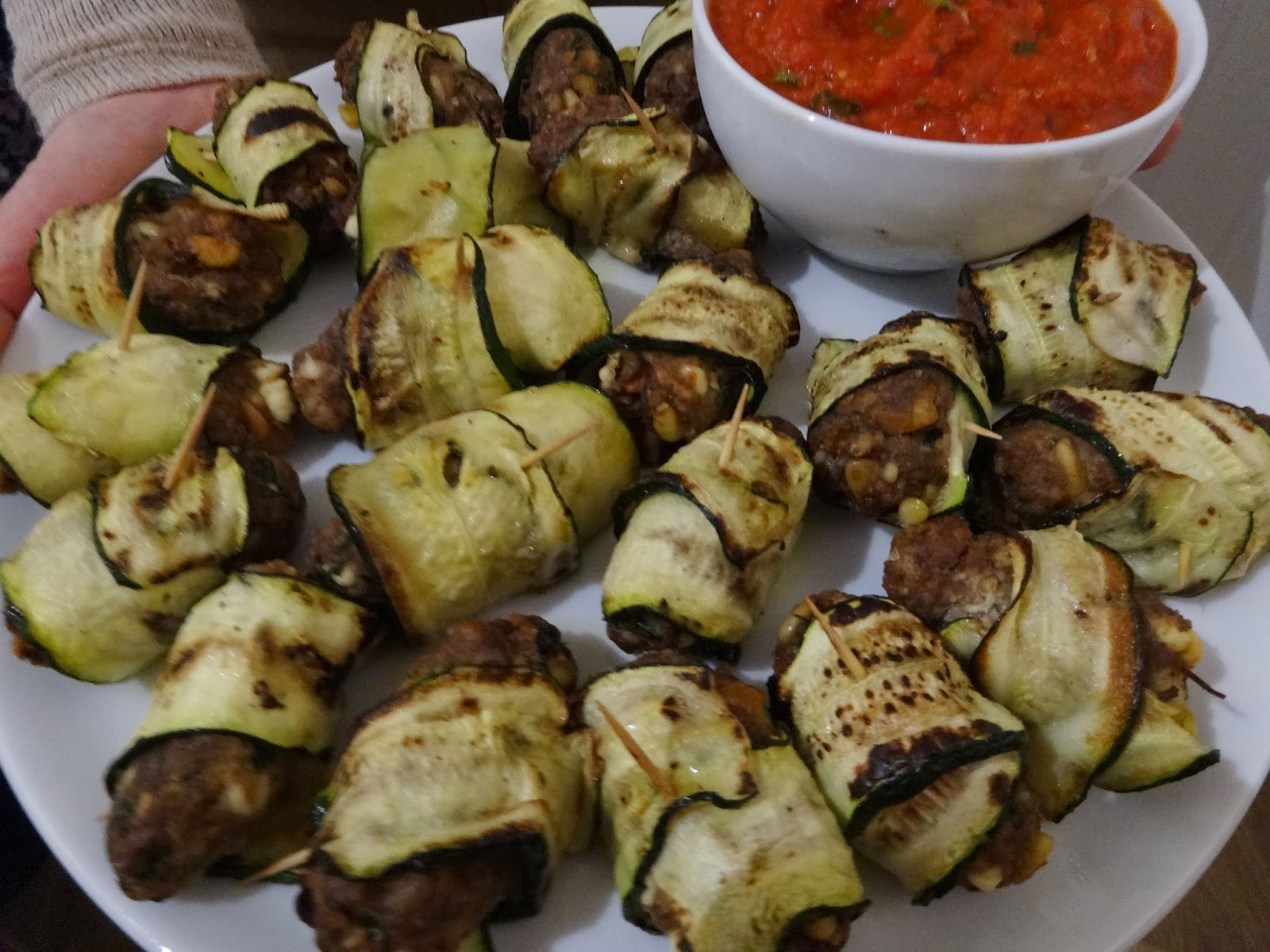 Las Recetas de la Amistad Ottolenghi’s courgettewrapped lamb kebabs