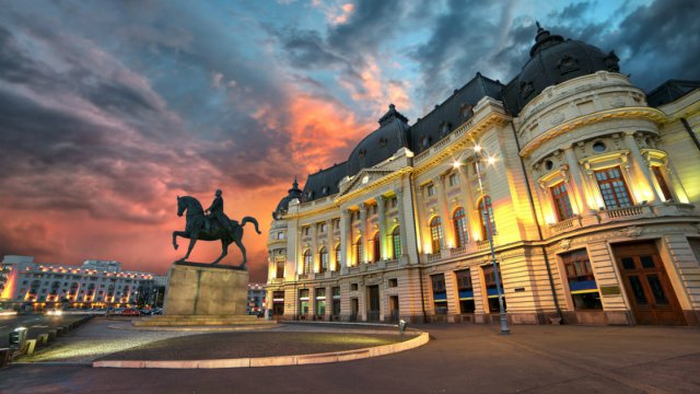 Piazza della rivoluzione - Bucarest - Poracci In Viaggio piazza-della-rivoluzione-bucarest-poracci-in-viaggio