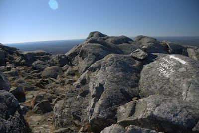 The rocky crest of the White Arrow Trail