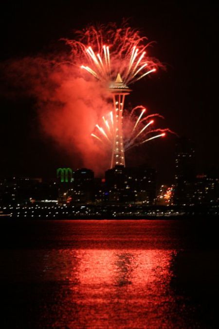 CyBeRGaTa: New Year&#039;s Fireworks From Around the World - Happy New Year 2011