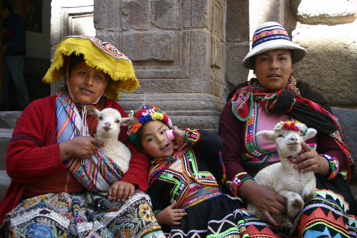 Быт народов аргентины. Кечуа народ Южной Америки. Кечуа Эквадор. Индейцы кечуа в Эквадоре. Индейцы кечуа в Перу.