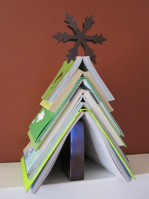 Árvores de Natal alternativas com livros Árvores de Natal alternativas com livros