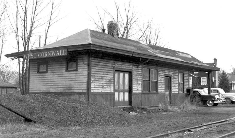 The Newburgh Branches of the Erie Railroad Enderlin Station After the