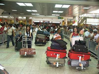 Image result for Dominicanos llegando al paÃs a pasar las navidades