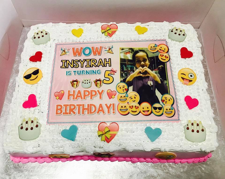 Izah's Kitchen Emoji Themed cake Singapore, Halal cakes in Singapore