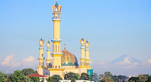 The Beauty of Hubbul Whatan Lombok Islamic Center Mosque