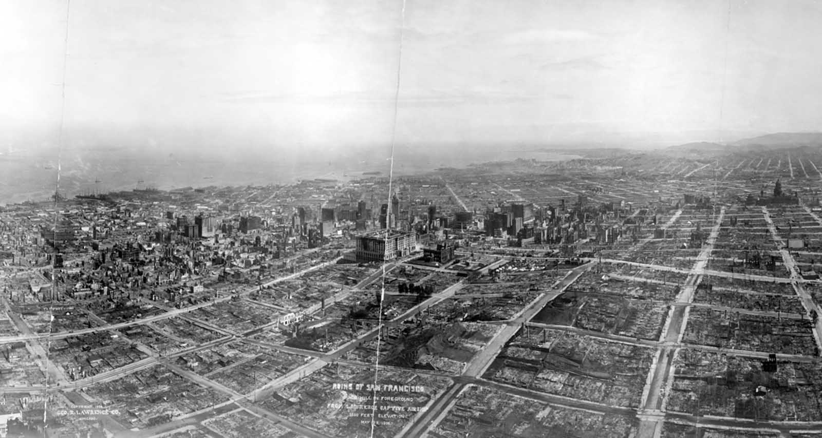 Ruins of San Francisco, Nob Hill in foreground, viewed from the Lawrence Captive Airship from a height of 1,500 feet on May 29, 1906, 41 days after the disaster.