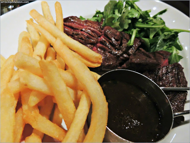 Dine Out Menú Boston Chops: Grilled Niman Ranch Hanger Steak