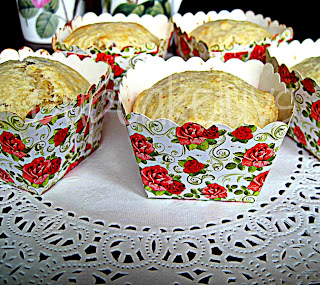 http://cupcakeluvs.blogspot.dk/2013/08/citron-rose-yoghurt-scones-lemon-rose.html