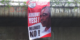 Spanduk Jokowi Yes! Megawati No!!