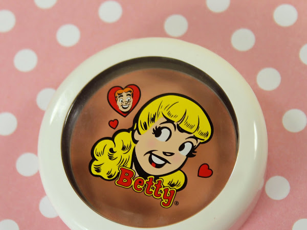 MAC Monday: Archie's Girls - Cream Soda Blush Swatches & Review