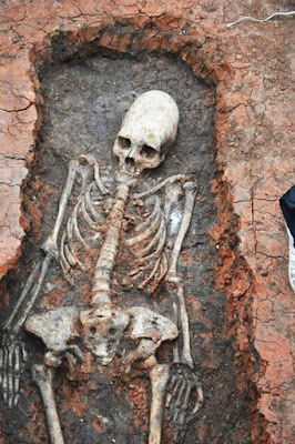 Skeleton with elongated skull unearthed in Russia