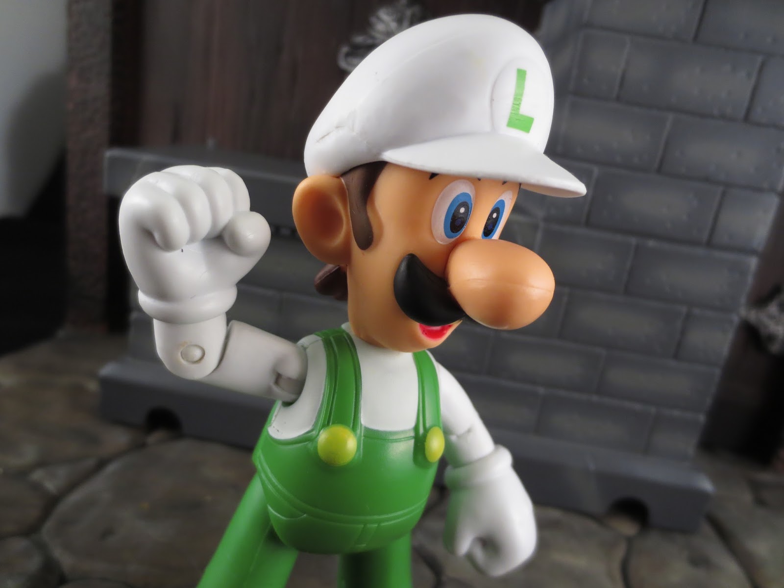 world of nintendo luigi figure