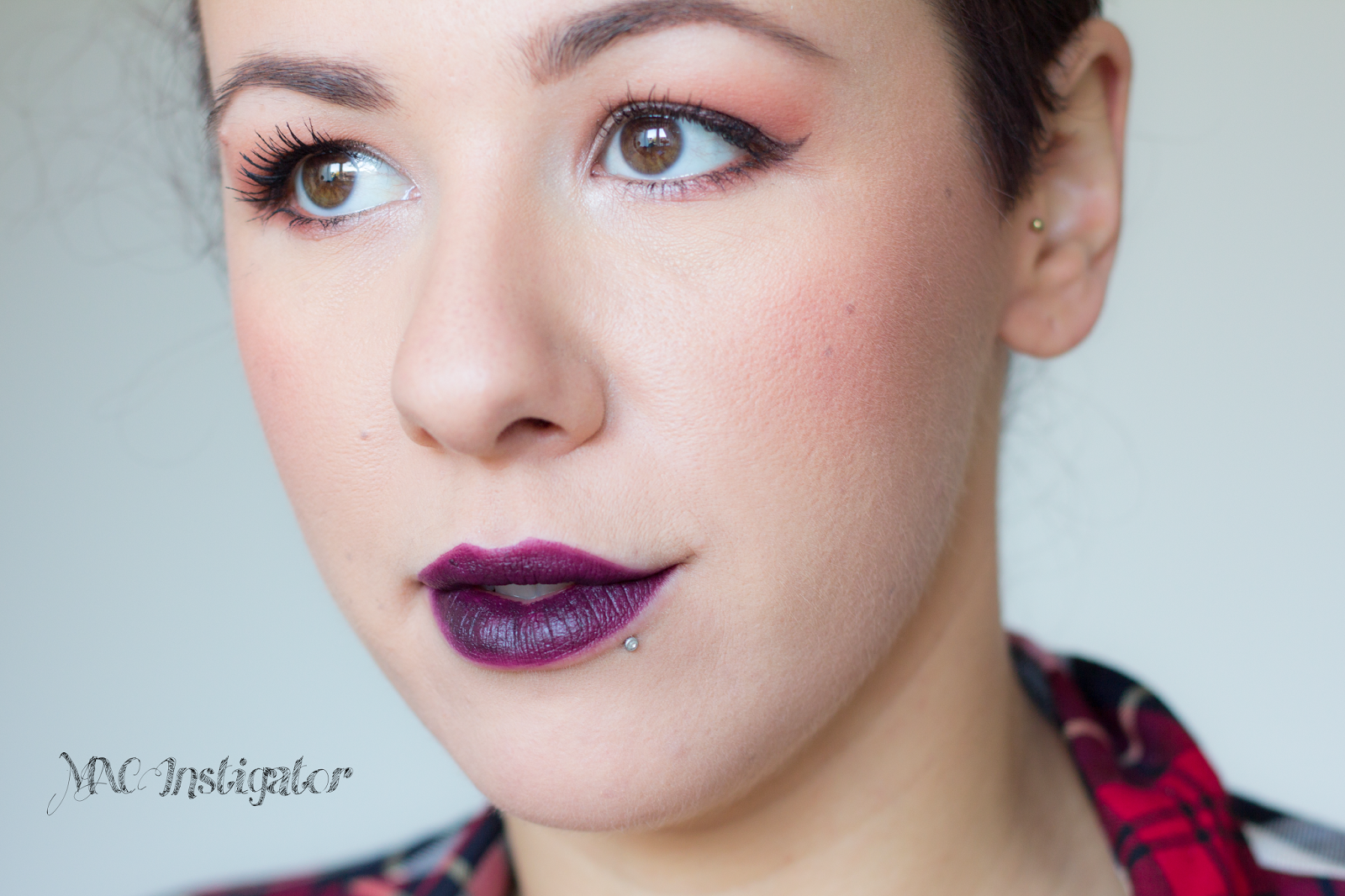 How to apply dark lipstick without lip liner