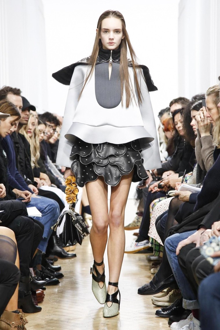 JW Anderson Fall/Winter 2016-2017 RTW LFW jw-anderson-fall-winter-2016-2017-collection-London-Fashion-Week, jw-anderson-fall-winter-2016, jw-anderson-fall-winter-2017, j-w-anderson-fall-2016, jw-anderson-2017, dudessinauxpodiums-du-dessin-aux-podiums
