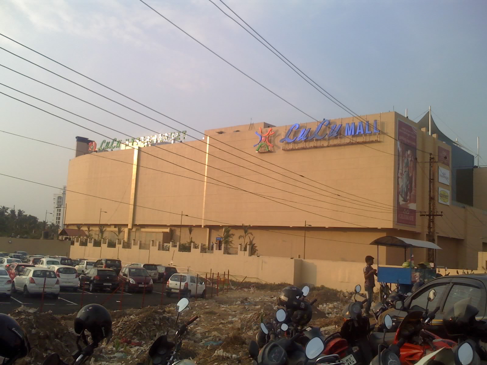 KOCHI FASHION Walking Through LULU Hyper Market Kochi kerala India