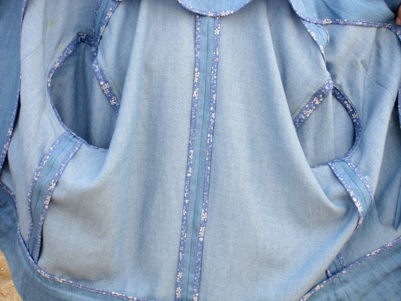 גימורים בסרט שומרים על צורת הבגד לאורך זמן