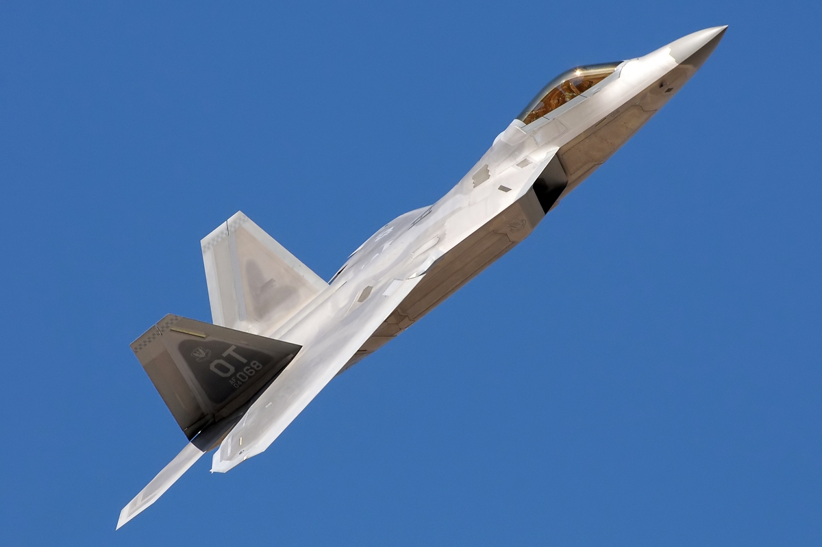 F-22 Raptor Turning on Runway at Langley AFB | Aircraft Wallpaper Galleries