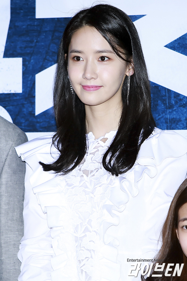 SNSD members came to watch the VIP premiere of YoonA's movie ...