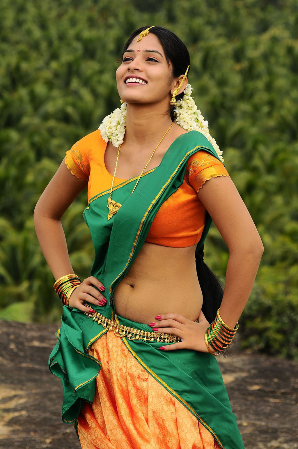 Tamil Latest Movie Oruvar Meethu Iruvar Sainthu Actress