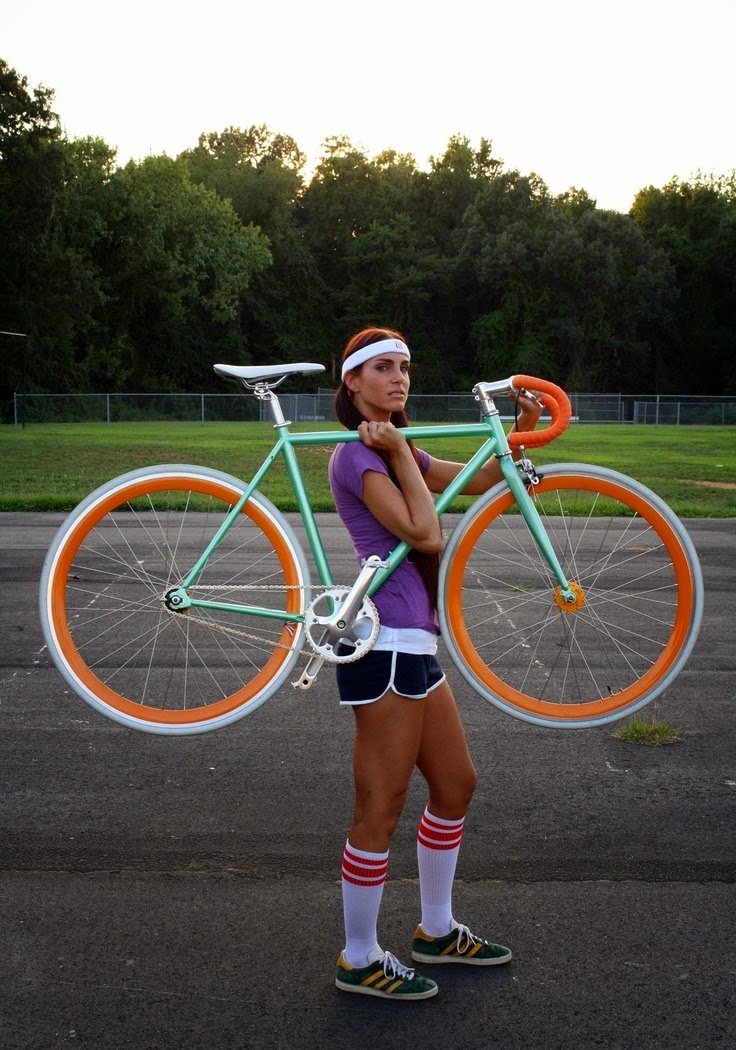 Vélo en ville Hipster et urbain le velo fixie