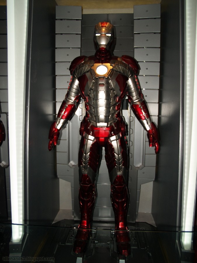 Idle Hands: Disneyland's Iron Man 3 Hall of Armors