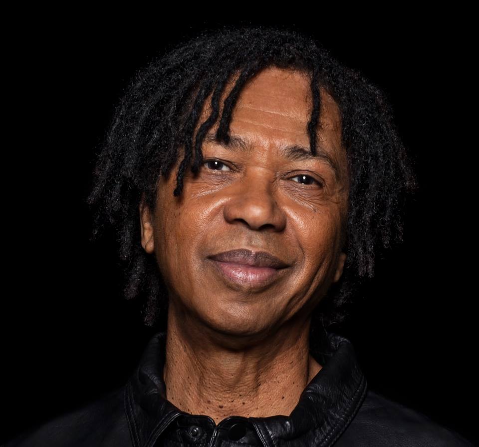 ACONTECE Djavan se apresenta no Classic Hall