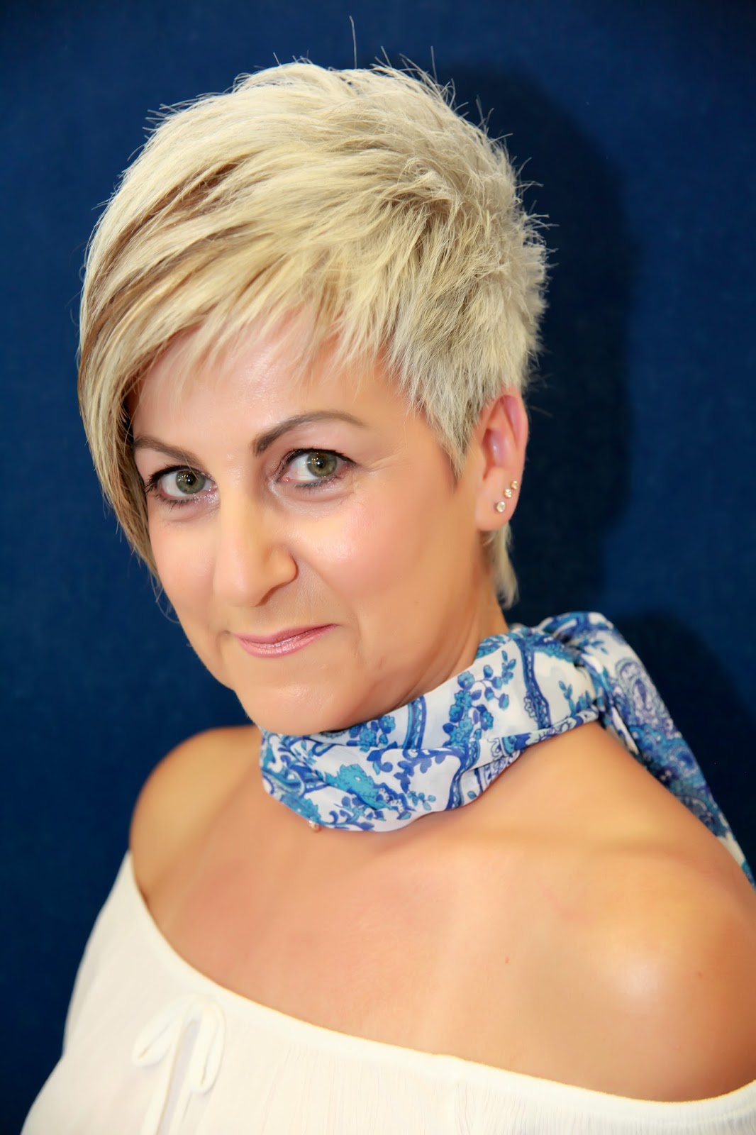 ΆΡΤΕΜΙΣ ΠΑΠΑΝΔΡΕΟΥ - Βιβλιων Οριζοντες