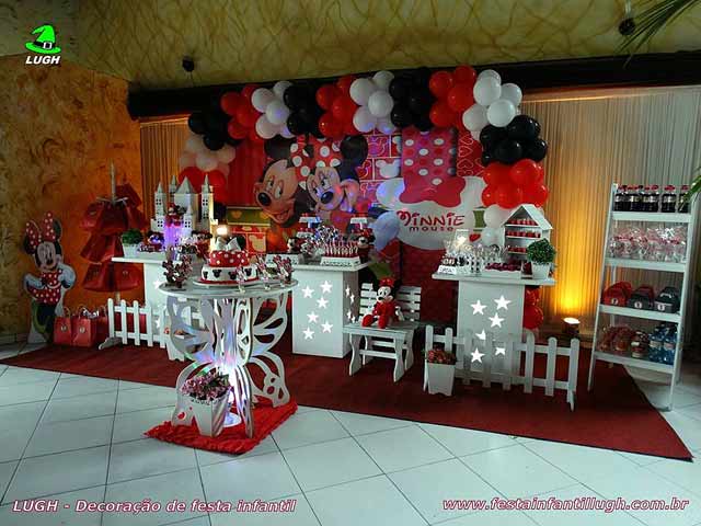 Decoração infantil tema Minnie em mesa provençal