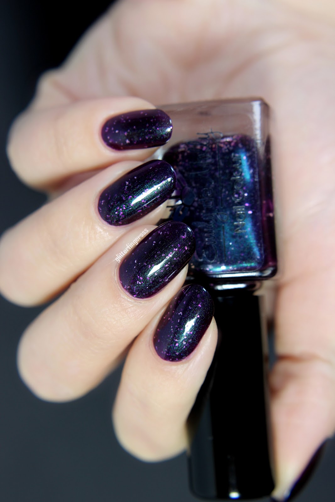 Emily de Molly | October release ~ Glitterfingersss in english