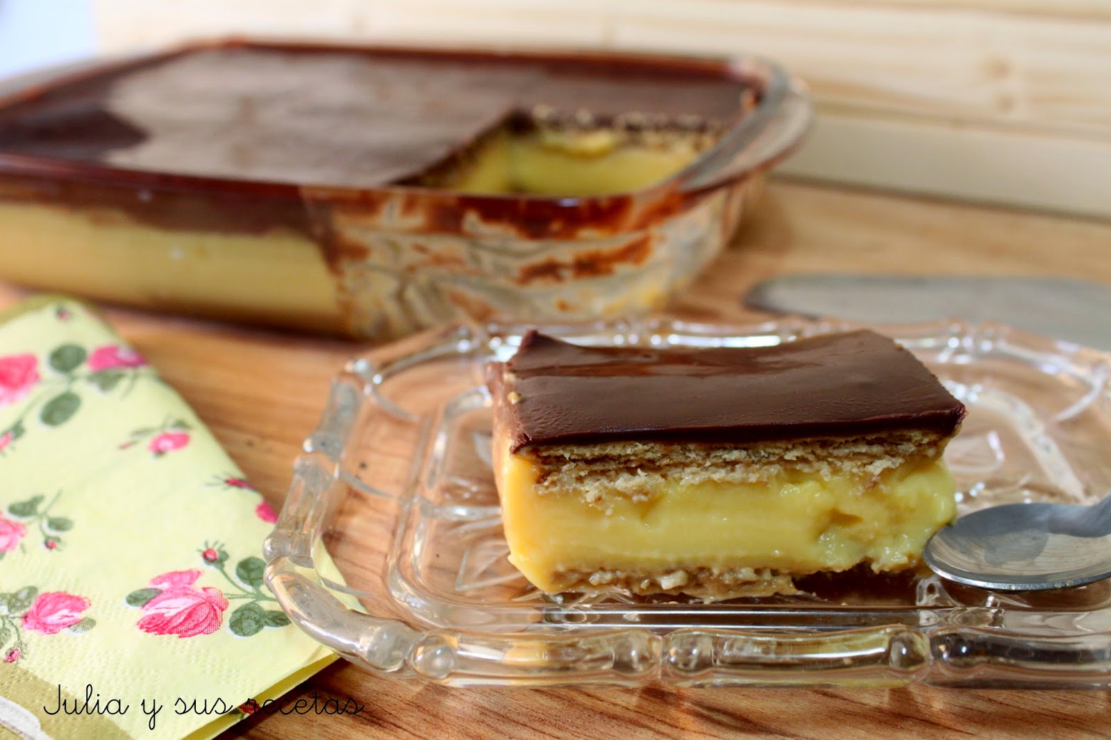 Tarta Cremosa De Galletas Con Chocolate (tarta De La Abuela