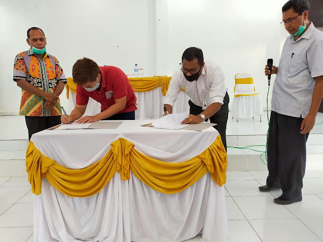 Amon Djobo Terima Rp35 Juta Bantuan Dana dari PSMTI Alor dan Bank NTT Kalabahi Amon Djobo Terima Rp35 Juta Bantuan Dana dari PSMTI Alor dan Bank NTT Kalabahi